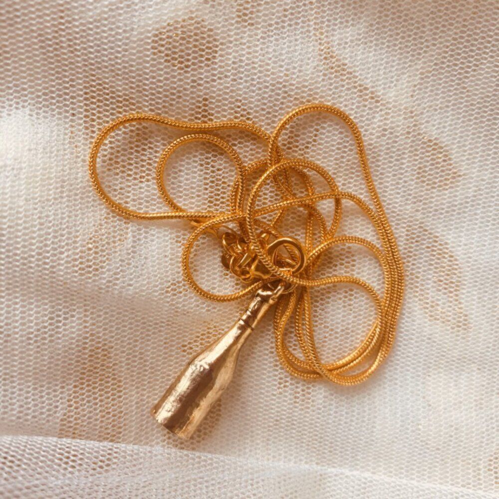 Cute Vintage Goldtoned Miniature Bottle Charm Pendant Fashion Necklace